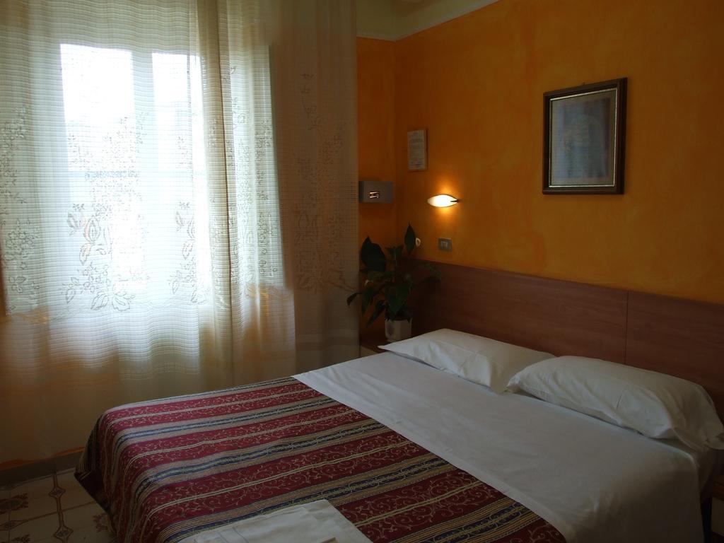 Hotel Midy Viareggio Ruang foto