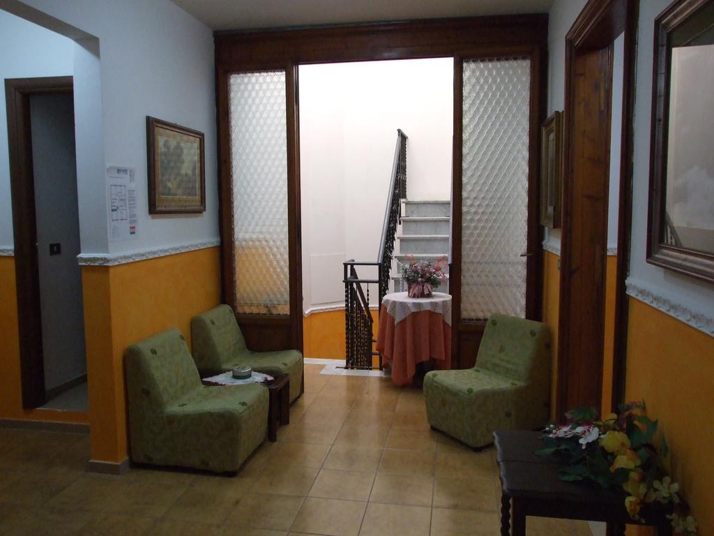 Hotel Midy Viareggio Bagian luar foto