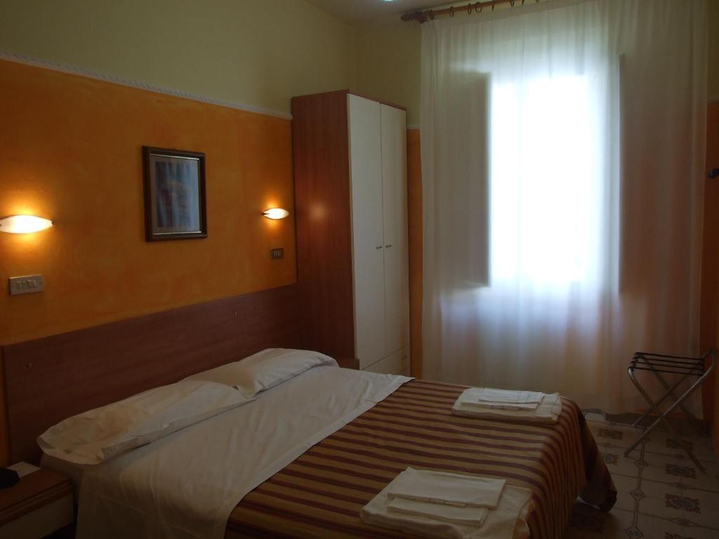 Hotel Midy Viareggio Bagian luar foto